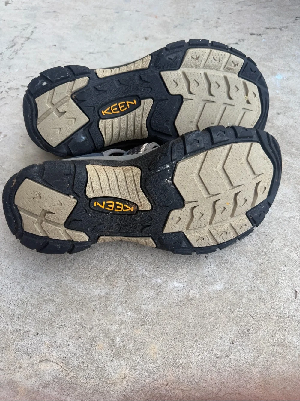 Keen Men's Newport H2 sandals in a blue and gray colorway men’s size 8